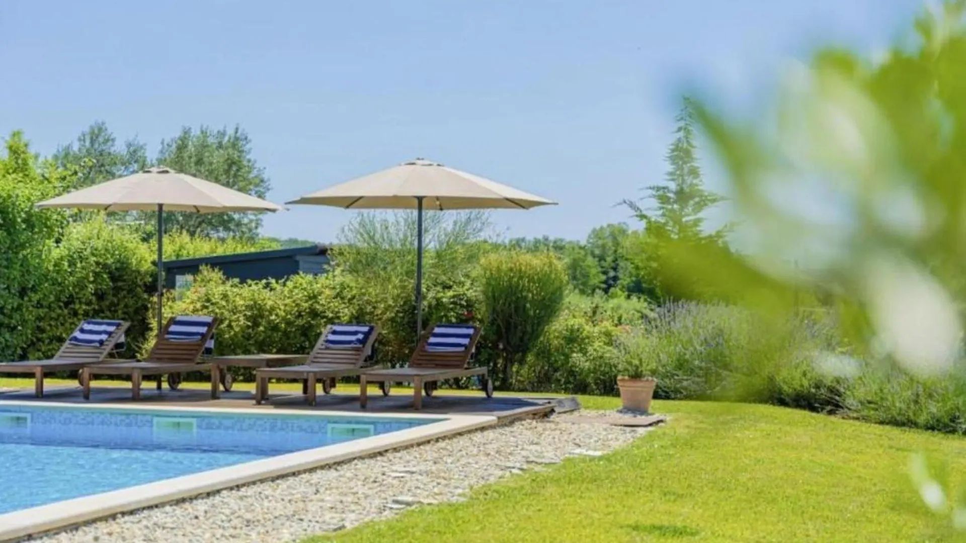 Poolside Grand Retreat Villa Vošteni